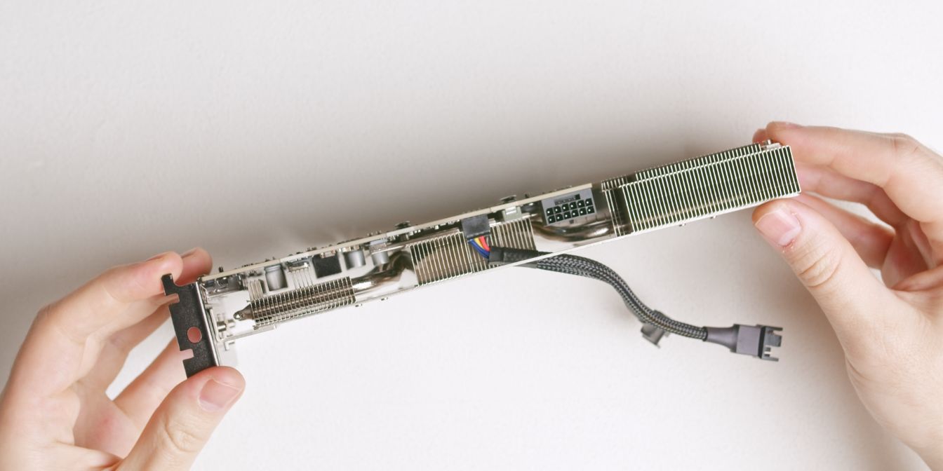 MSI RTX 5070 Shadow mini 4pin adapter
