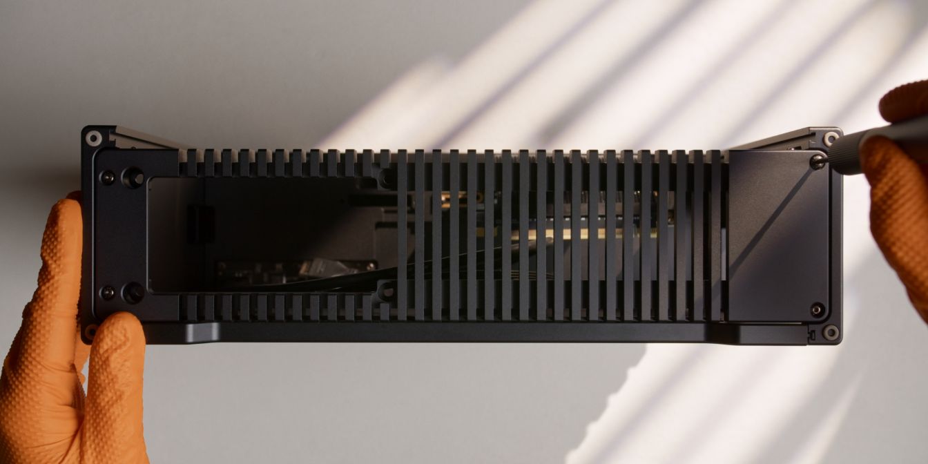 XiKii FF10 Bottom Panel
