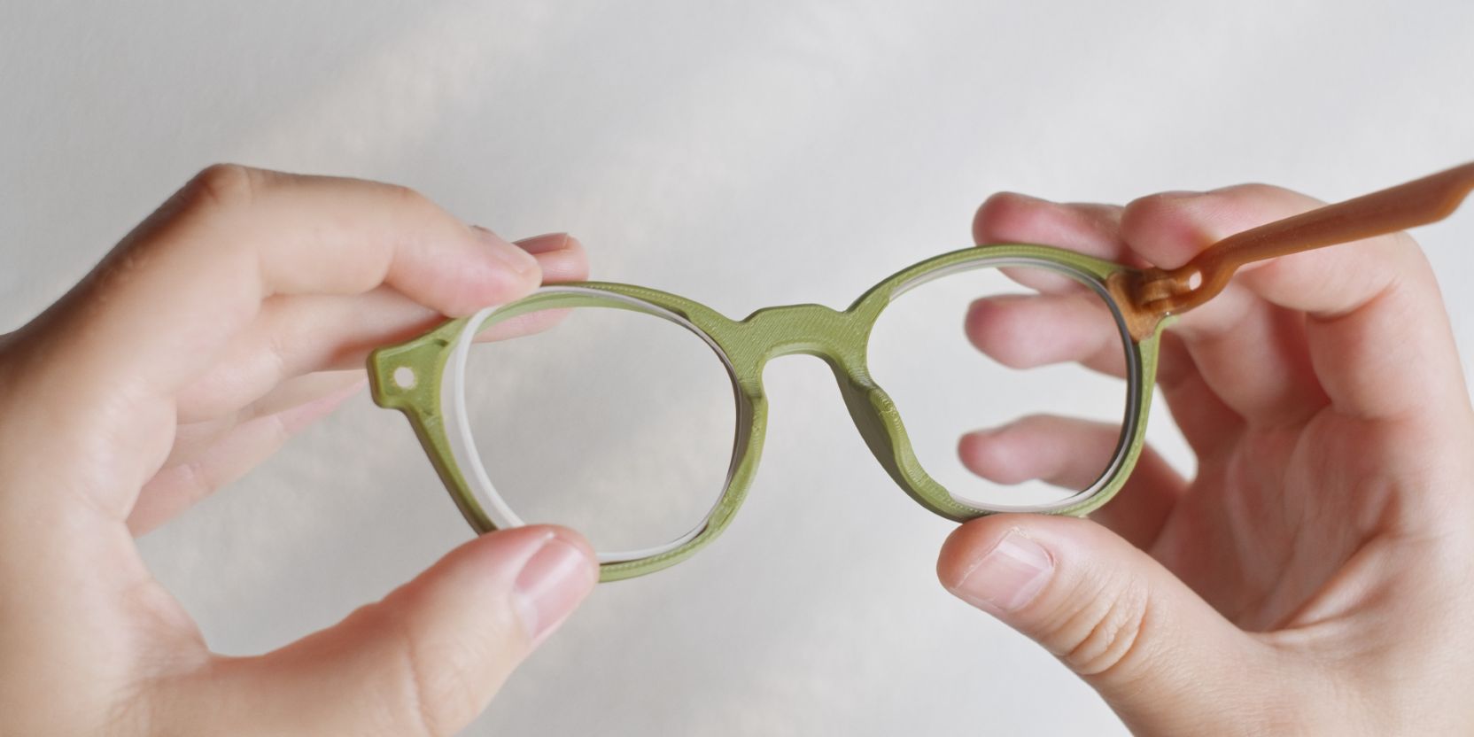 EIGA Hitomi Frames Assembly