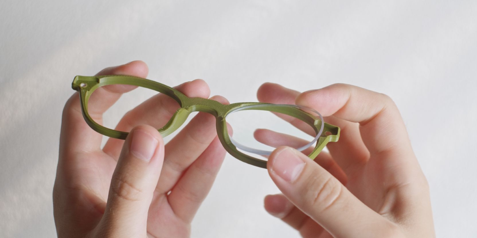 Hitomi frames lens fitting